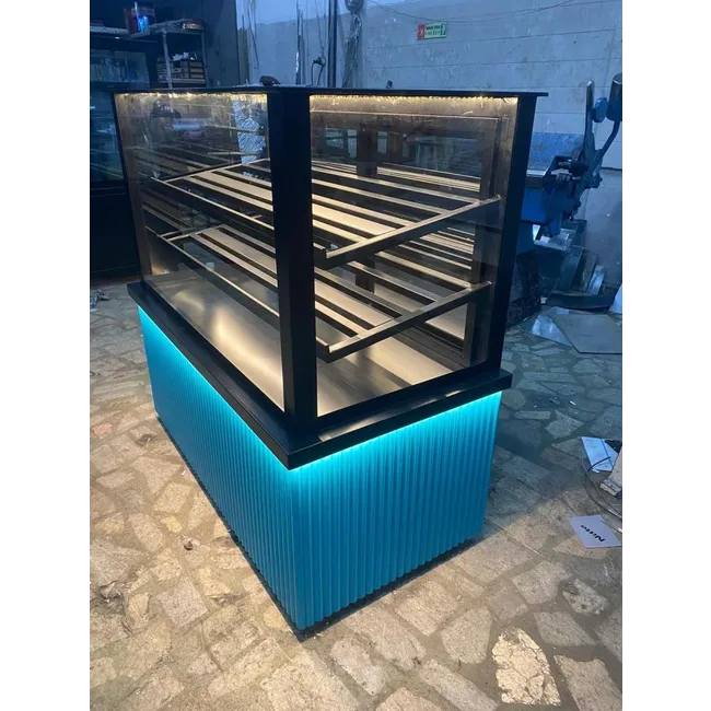 Kuru Pasta Teşhir Dolabı Led Işıklandırmalı