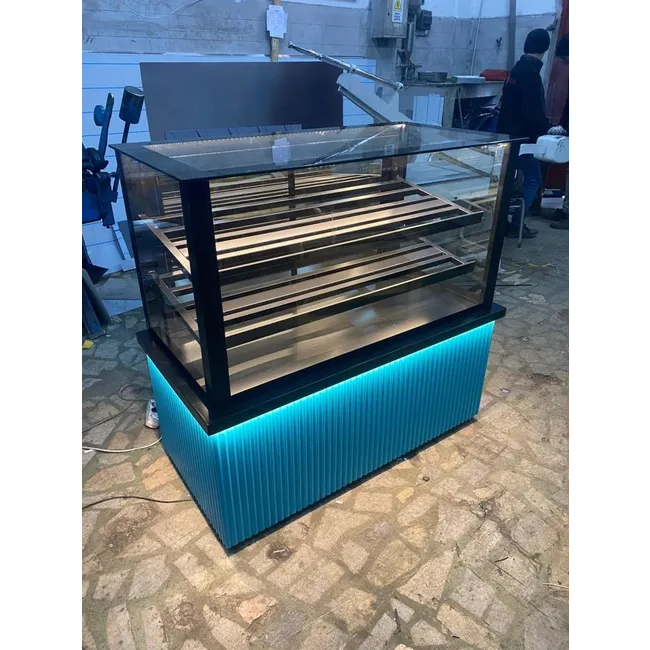 Kuru Pasta Teşhir Dolabı Led Işıklandırmalı