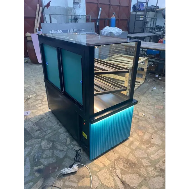 Kuru Pasta Teşhir Dolabı Led Işıklandırmalı
